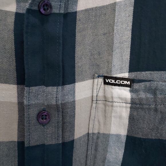 🔴3/$25 Volcom Teal Blue Plaid Long Sleeve Button Size M - Picture 5 of 10